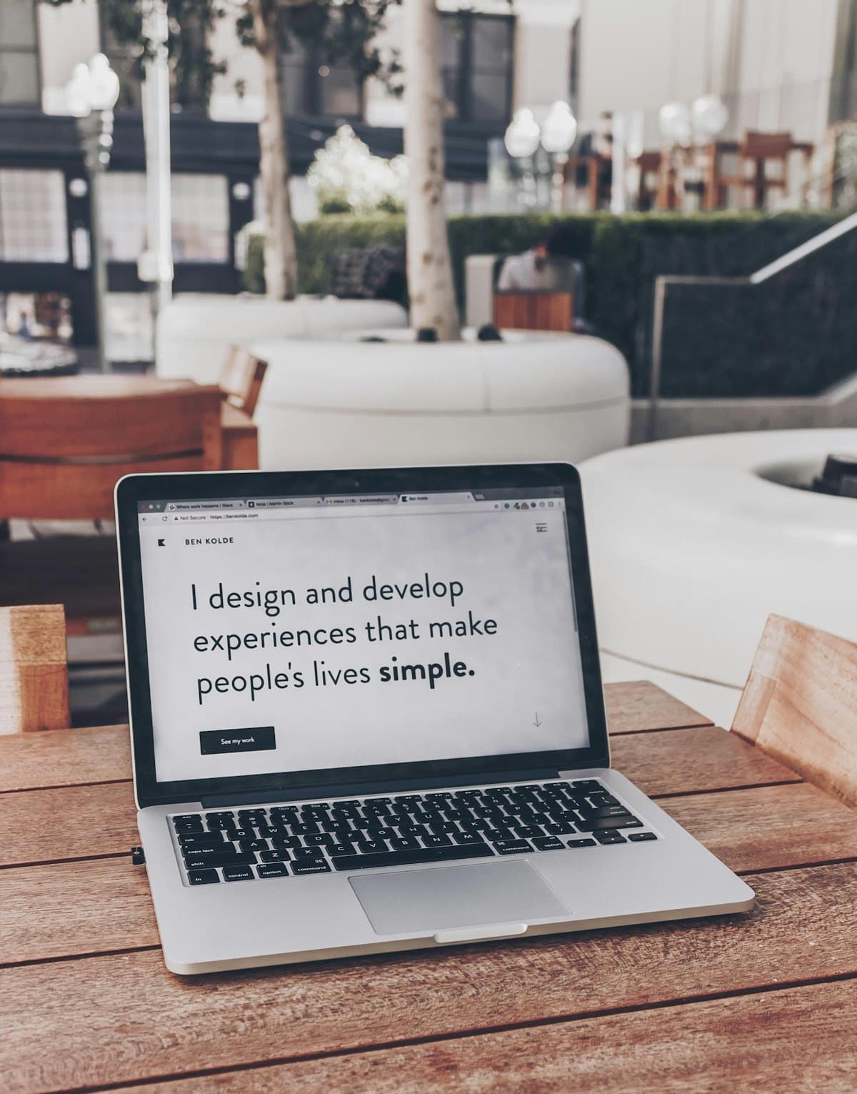 Espace de travail et design UI/UX Fawkes Agency